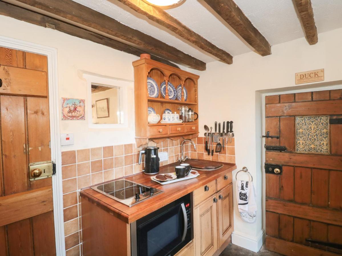 Pike Cottage Acton Turville Exterior photo